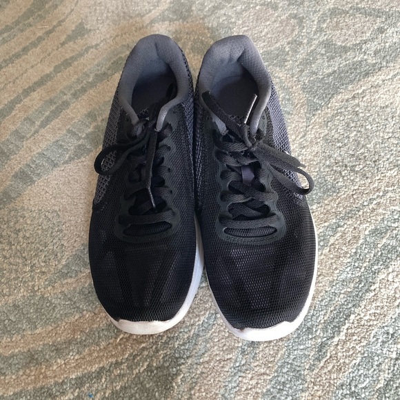 Nike Revolution 3 size 7W sneakers - Picture 4 of 8